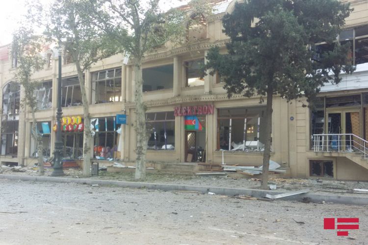 Ermənistan ordusunun raket atəşinə məruz qalan Gəncə şəhəri - Fotolar