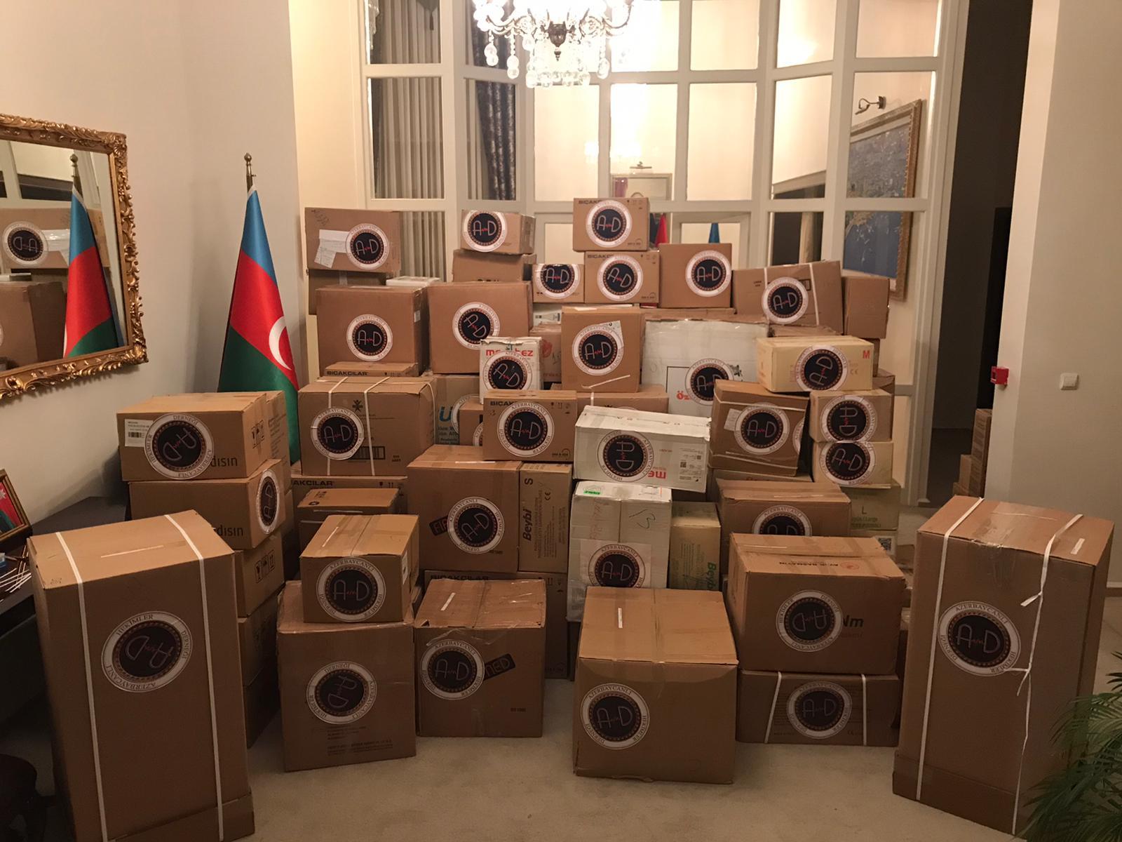 Türkiyədəki 45 azərbaycanlı həkim hərbçilərə tibbi yardım üçün Vətənə gəldi