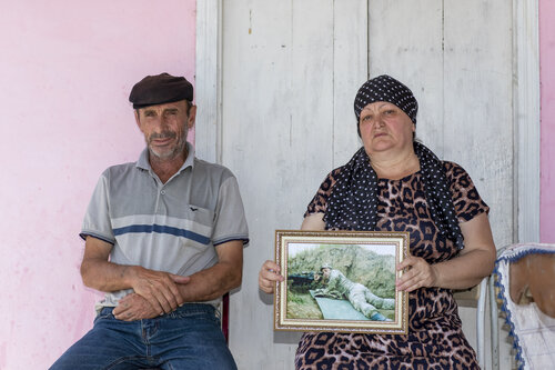 şəhid Elməddin Alxasovun anası Əsli Alxasova