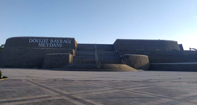 Dövlət Bayrağı Meydanı