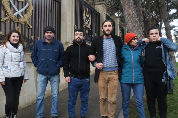 Milli Məclis önündə qanun layihəsinə etiraz aksiyası