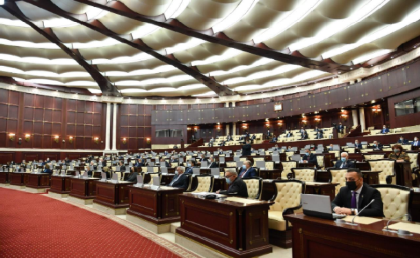 Deputatlardan "yadplanetli" təkliflər və ya boş danışıb nəfəs tükədənlər...