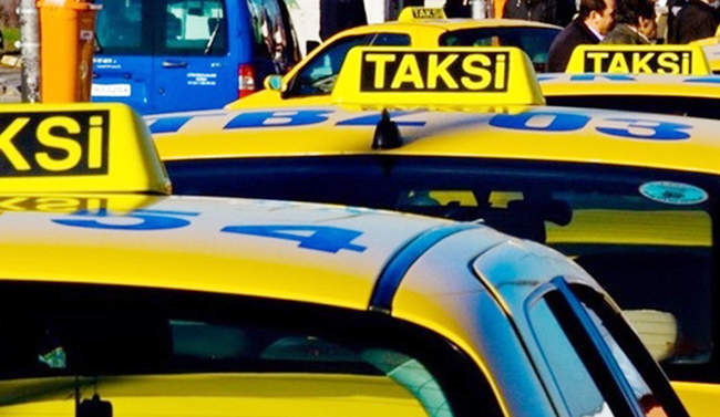Ağır cinayət törədənlər Rusiyada taksi sürücüsü işləyə bilməyəcək