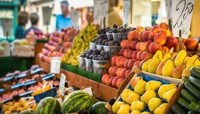 "Bazar müdiriyyətinin görməzdən gəldiyi antisanitar vəziyyət və "boğucu" qoxular ələ keçirib"