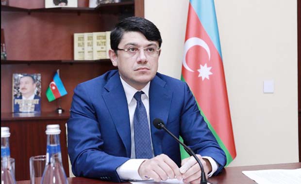 "Fuad Muradovu kim tənqid edirsə, onun adı siyahıdan silinir"