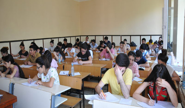 Universitetlərdə koronavirus aşkarlanıb: Təhsil distant olacaq