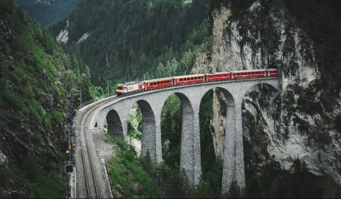 Bergün kəndinə gedən yol, İsveçrə, Foto: www.alltheplacesyouwillgo.com