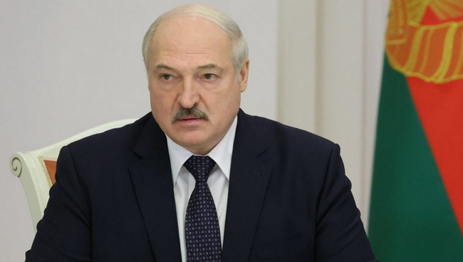 Lukashenko: "Parlamentin yeni seçilmiş deputatları düşmənlərimizə sərt cavablar verməlidirlər"