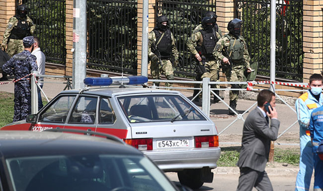 Sərxoş sürücü polisin avtomobilini yandırıb