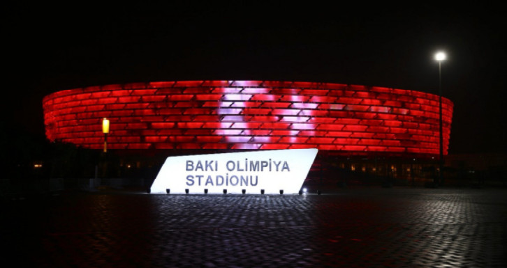 Türkiyə Cümhuriyyətinin 98-ci ildönümü münasibətilə Bakı Olimpiya Stadionunun üzərində qardaş ölkənin bayrağı proyeksiya olunub