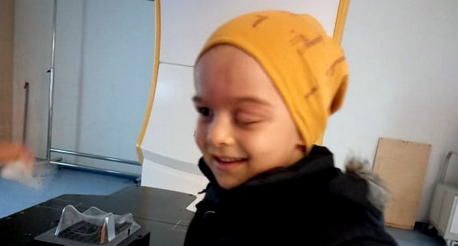 4 yaşlı xəstə uşağa təcili kömək lazımdır - Fotolar