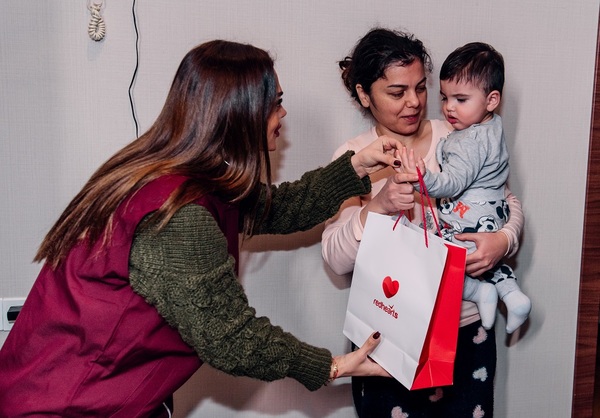 “Qırmızı ürəklər” fondu şəhid övladlarını təbrik etdi!