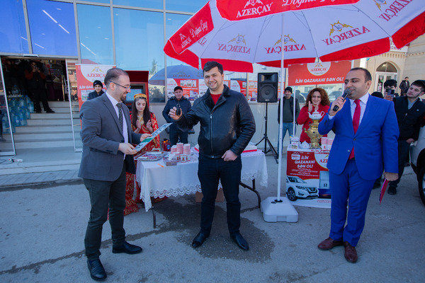 “Azerçay” tərəfindən keçirilən lotereyanın qaliblərinə avtomobil təqdim olunub