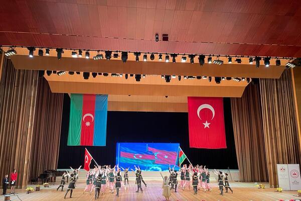 Azərbaycanda “23 aprel” coşğusu