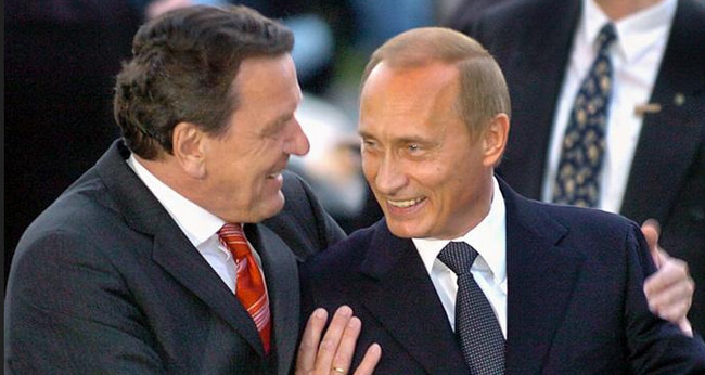 Gerhard Şröder və Vladimir Putin