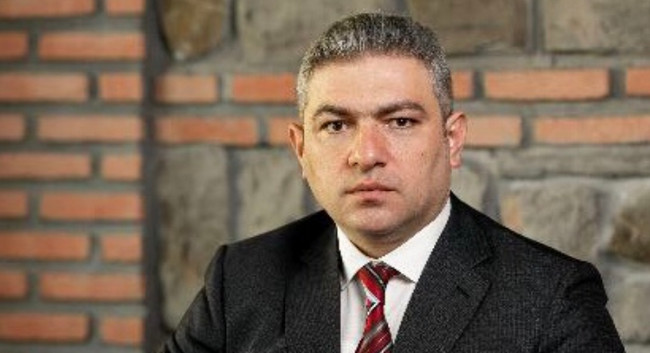 Vəkil polis bölməsində zorakılığa məruz qaldığını deyir