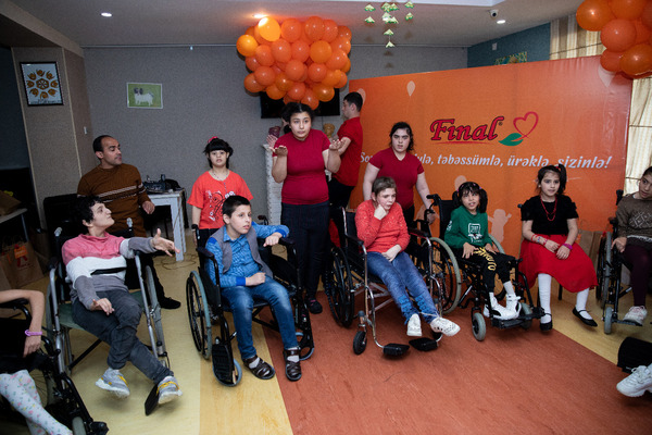 “Final” yağ markası fiziki məhdudiyyətli uşaqlar üçün xüsusi tədbir keçirib