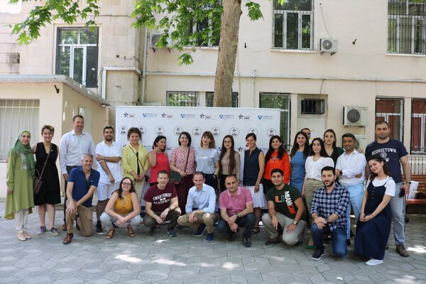 ABŞ Səfirliyi Birləşmiş Ştatlarda təhsili təşviq etmək üçün “EducationUSA” məzun yarmarkasına qoşulub 