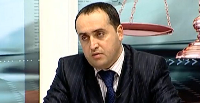 Elçin Ağayev, hüquqşünas