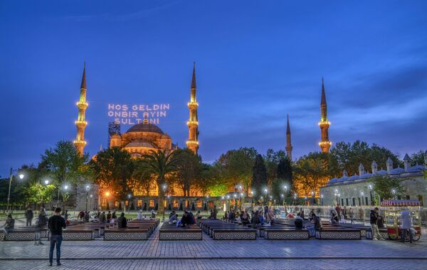 Cənnətin qapılarının açıldığı, Cəhənnəmin qapılarının bağlandığı, "şeytanlar"ın zəncirləndiyi Ramazan ayı...