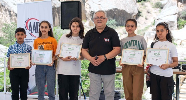 Elektromobil "karvanı" ilə Azərbaycanın mədəniyyətinə "tarixi" səyahət