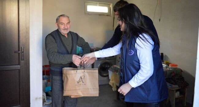 “Azərduz” Yeni il münasibətilə sakinləri təbrik etdi