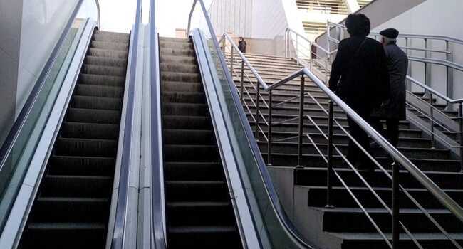 Qış parkındakı eskalatorlar eksponata çevrilib... AAYDA-nın sifariş verdiyi hissələr 6 ildir "yolda qalıb" - Video