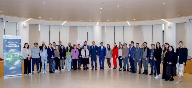 COP29-un işıqlandırılmasında aktiv iştirak edəcək ingilisdilli jurnalistlər üçün silsilə təlimlər çərçivəsində “Dayanıqlı inkişaf və iqlim dəyişikliyi media prespektivində” mövzusunda ilk təlim keçilib