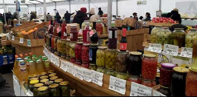 Novruz yarmarkası, mürəbbə, turşu / Foto: Mətin Şükürlü, Bizimyol.info