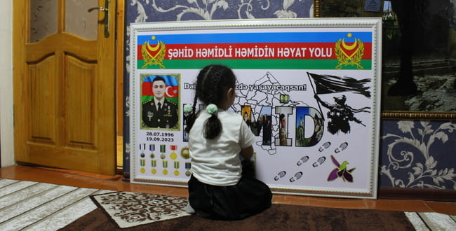 şəhid Həmid Həmidlinin həyat qızı Könül / Foto: İradə Cəlil, Bizimyol.info