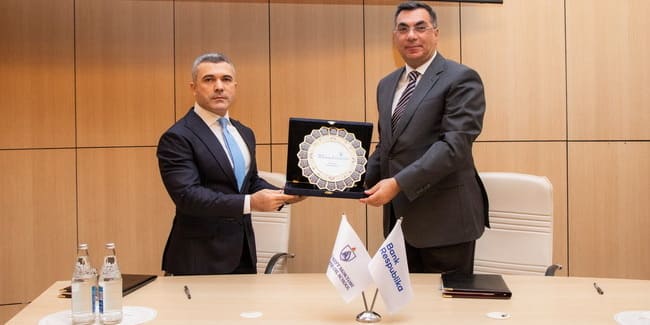 Bank Respublika və Bakı Ali Neft Məktəbi arasında əməkdaşlıq memorandumu imzalanıb